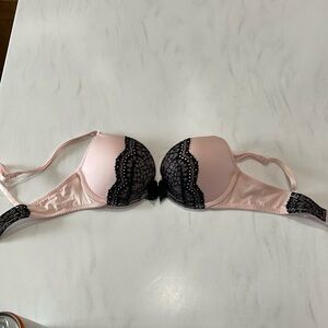Jezebel (Venus Catalog) Push-up Bra